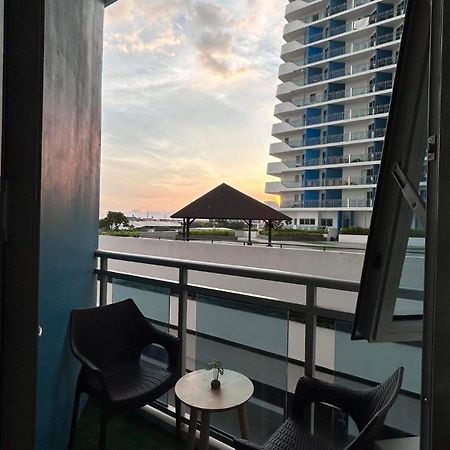 Kurlix Suites Of Azure North San Fernando  Kültér fotó