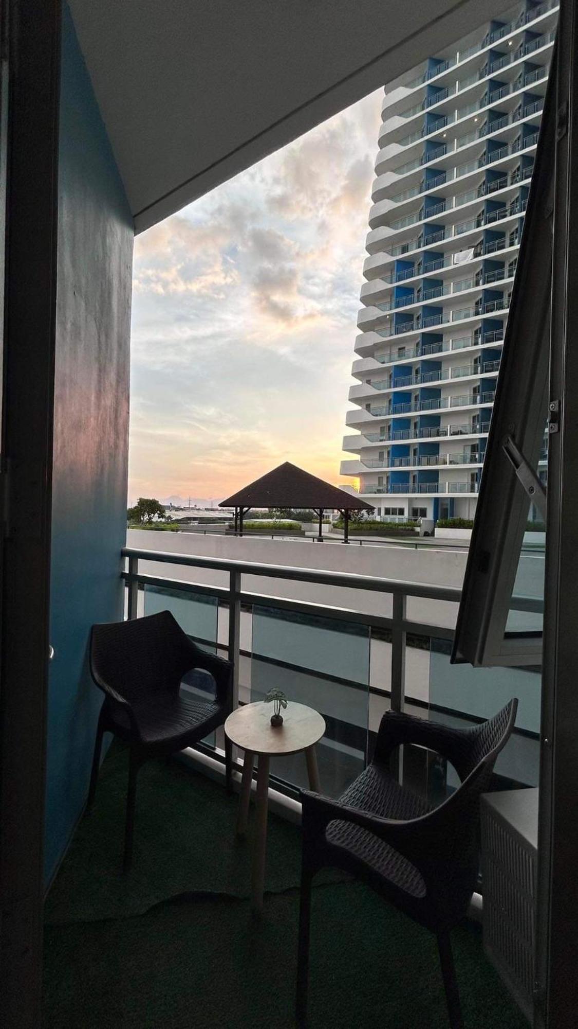 Kurlix Suites Of Azure North San Fernando  Kültér fotó